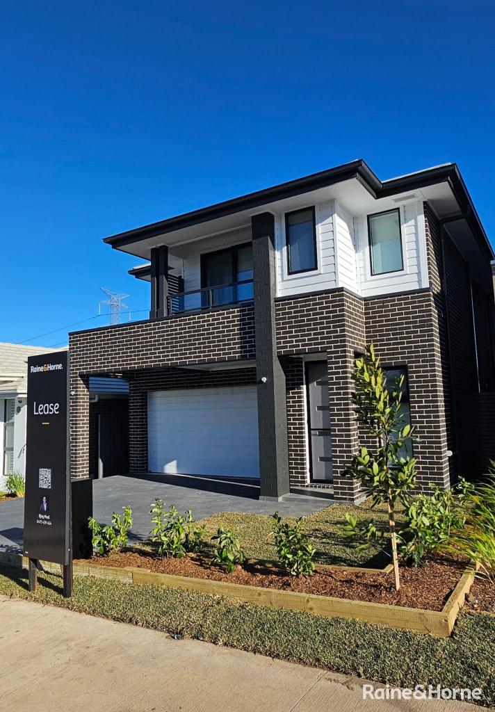 26 GREBE CCT, ORAN PARK, NSW 2570