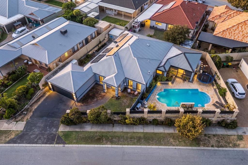 23 PEMBURY WAY, BUTLER, WA 6036