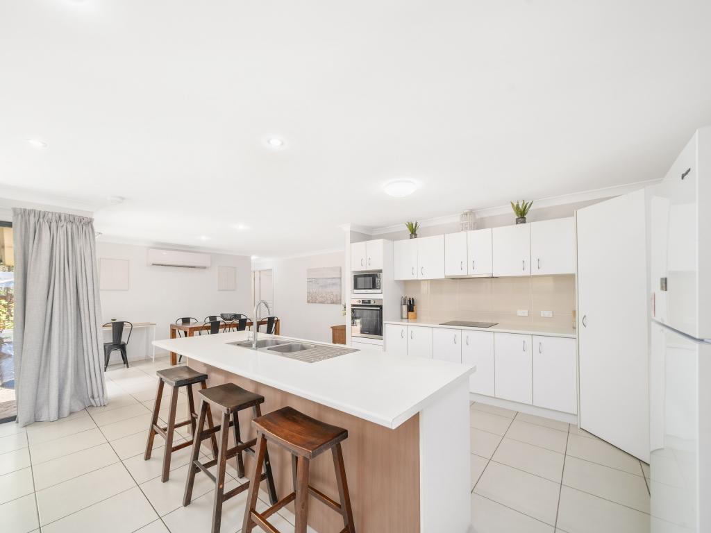 20 Rushcutters Ct, Sandstone Point, QLD 4511