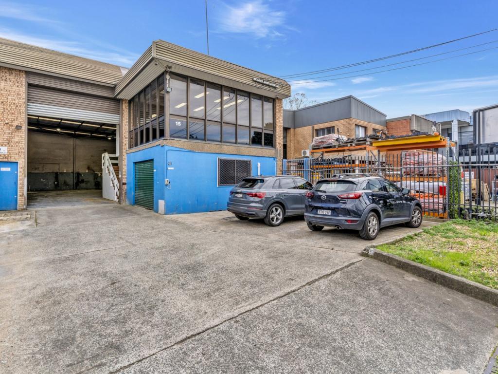 15 HOMEDALE RD, BANKSTOWN, NSW 2200