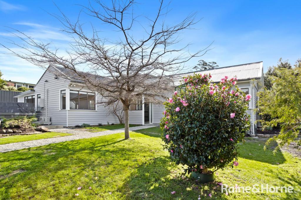 137 Roslyn Ave, Blackmans Bay, TAS 7052