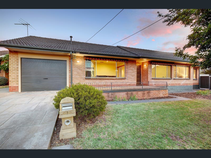 7 Renown Ave, Seacliff Park, SA 5049