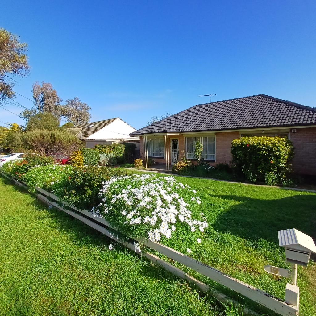 19 Wilkinson Rd, Para Hills, SA 5096