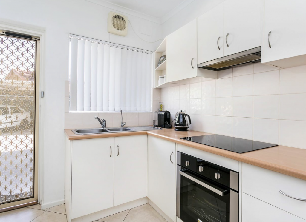 1/4 Douglas Gr, Glenelg North, SA 5045