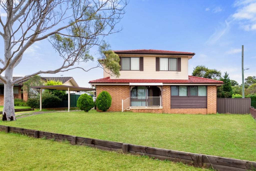 17 Weemala Cres, Bradbury, NSW 2560