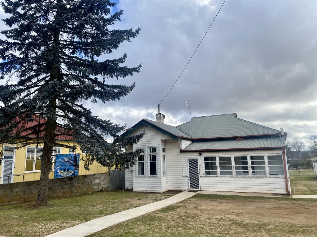 188 BRADLEY ST, GUYRA, NSW 2365