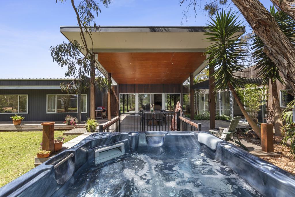 670 Willowite Rd, Paraparap, VIC 3240