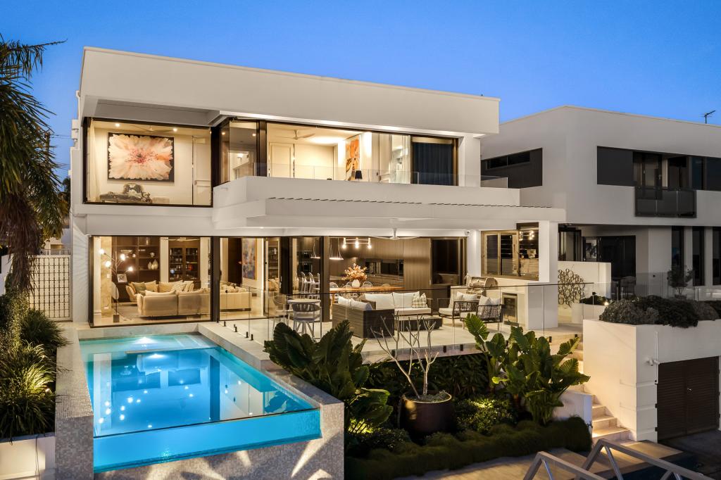 52 The Promenade, Isle Of Capri, QLD 4217