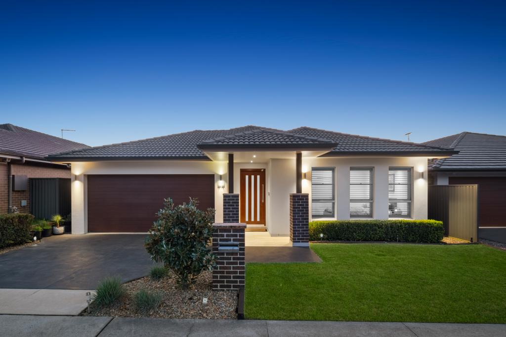 31 Deerubbin Dr, Glenmore Park, NSW 2745