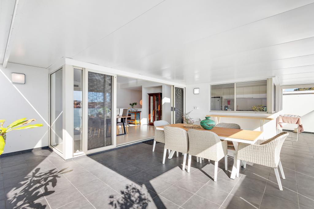 11 Crown Tce, Coogee, WA 6166