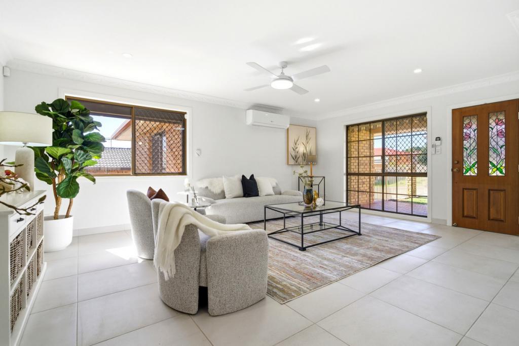 35 Estoril St, Robertson, QLD 4109