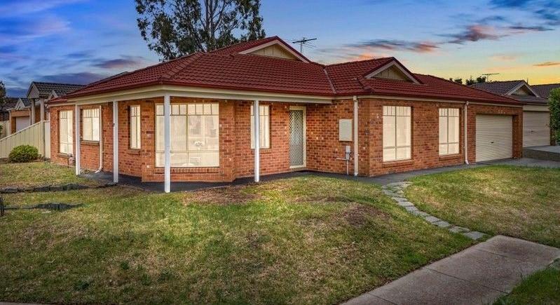 17 Fiddlewood Turn, Harkness, VIC 3337