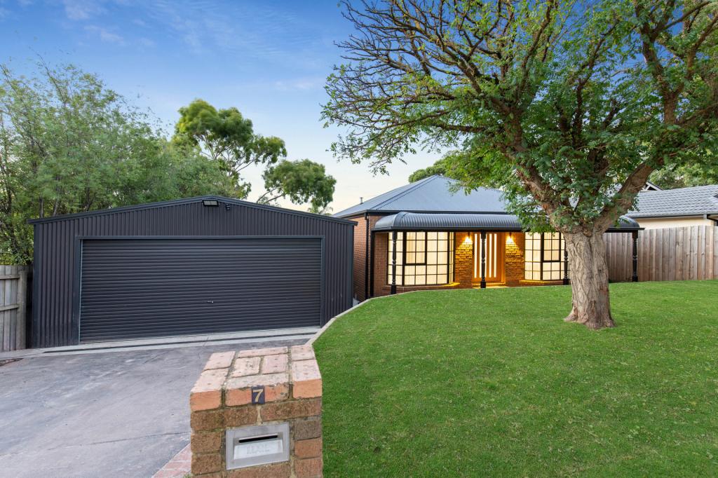 7 Monique Dr, Langwarrin, VIC 3910