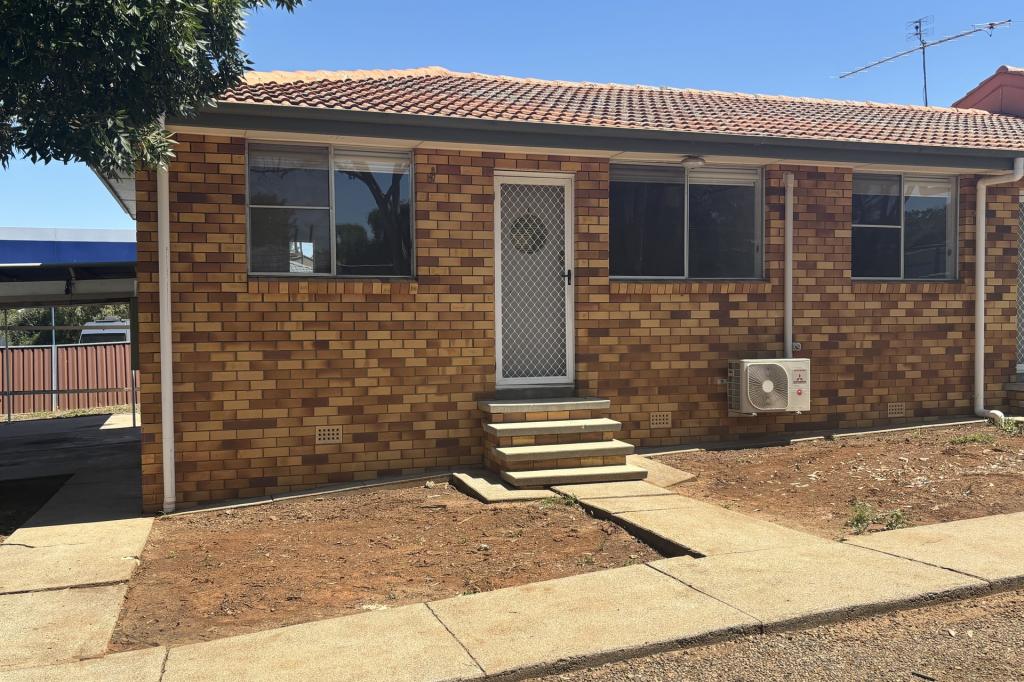 1/364 ARMIDALE RD, TAMWORTH, NSW 2340
