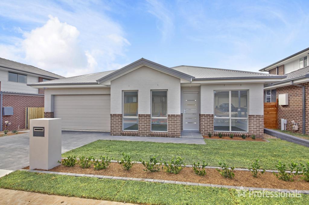 60 MILTON CCT, ORAN PARK, NSW 2570