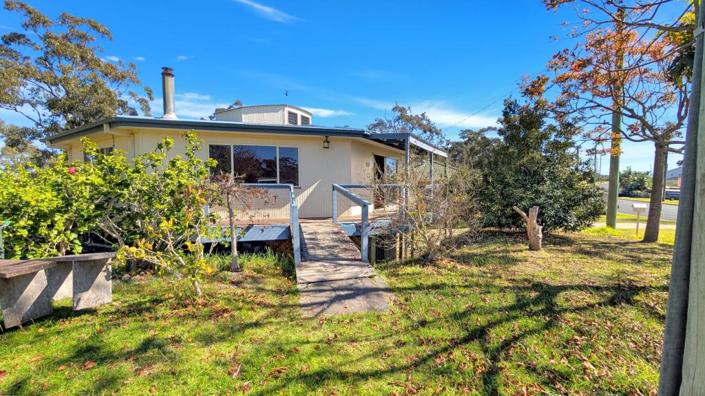 35 Hillcrest Ave, North Narooma, NSW 2546