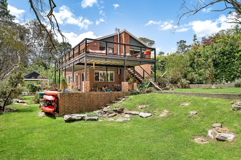 16 Waratah Rd, Wentworth Falls, NSW 2782