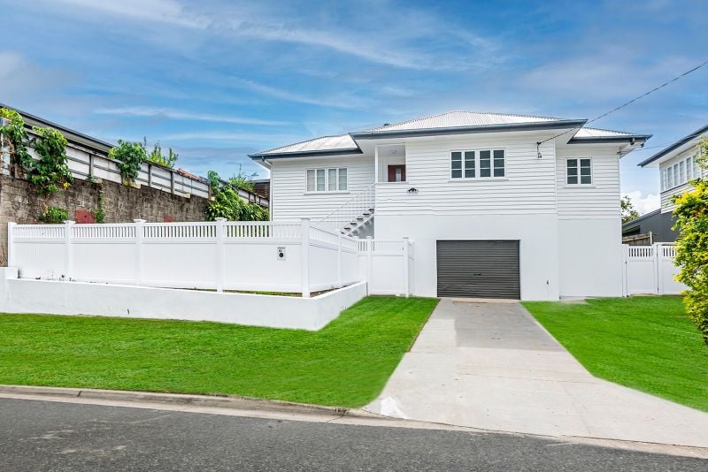 10 Wylie Ave, Coorparoo, QLD 4151