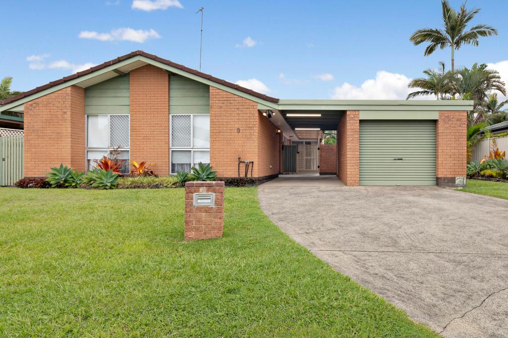 9 Penguin Pde, Burleigh Waters, QLD 4220