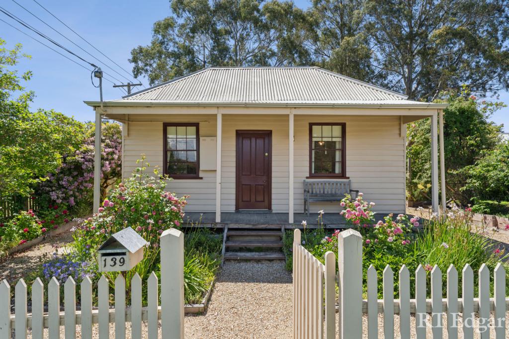 139 High St, Woodend, VIC 3442