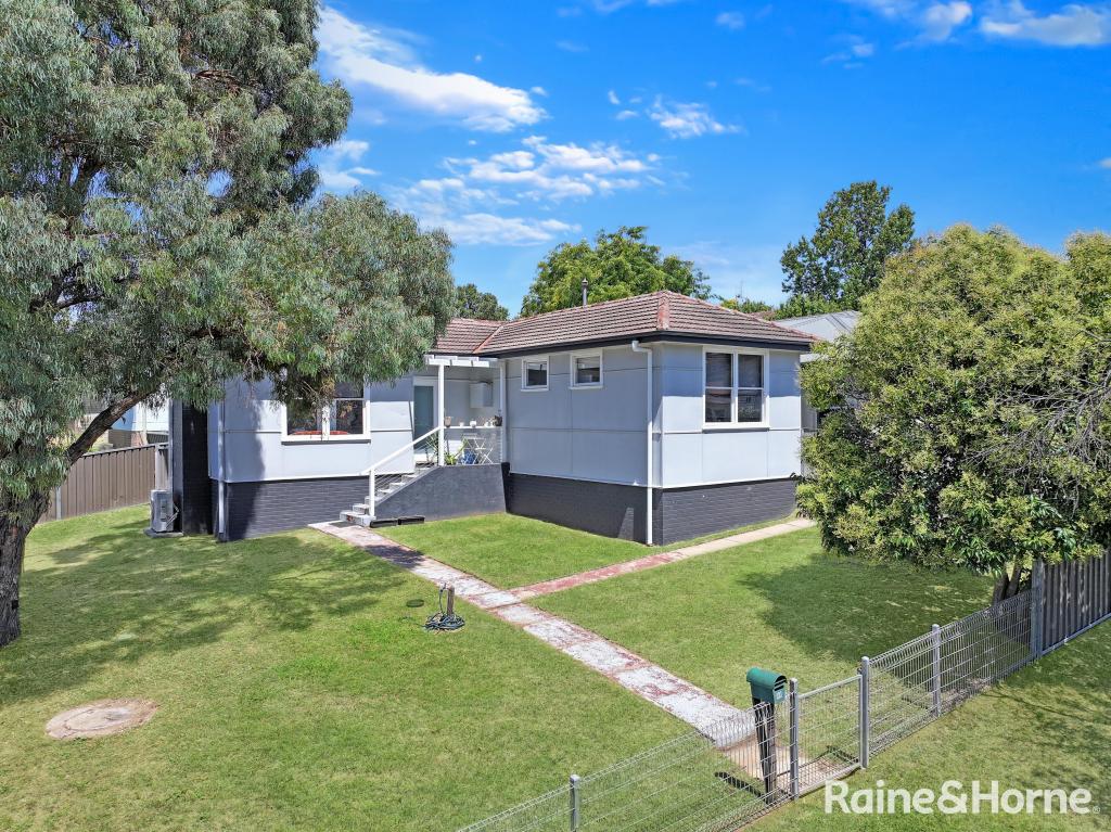 44 COMMONWEALTH ST, WEST BATHURST, NSW 2795