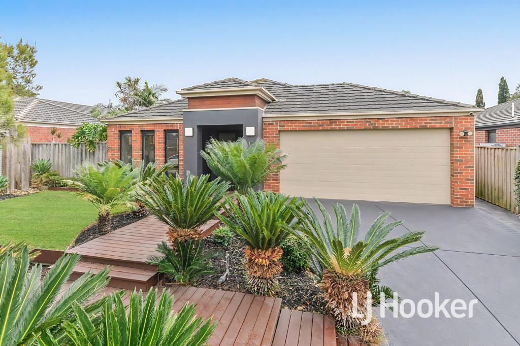 17 WATTLE VALLEY CL, LYNDHURST, VIC 3975