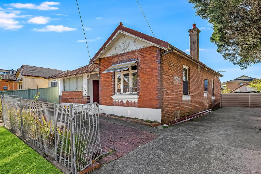 37 Chelmsford Ave, Bankstown, NSW 2200