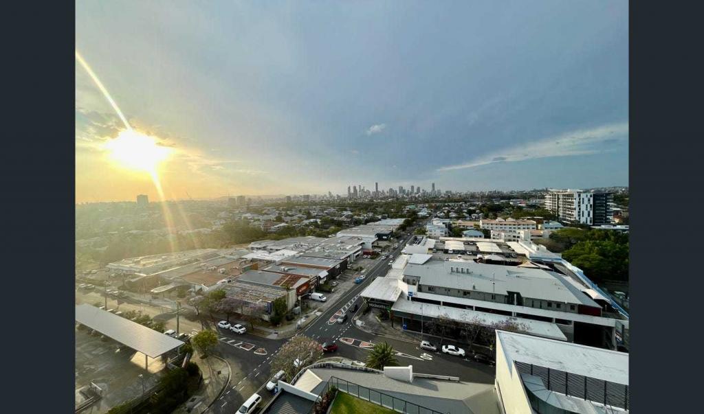 31103/300 Old Cleveland Rd, Coorparoo, QLD 4151