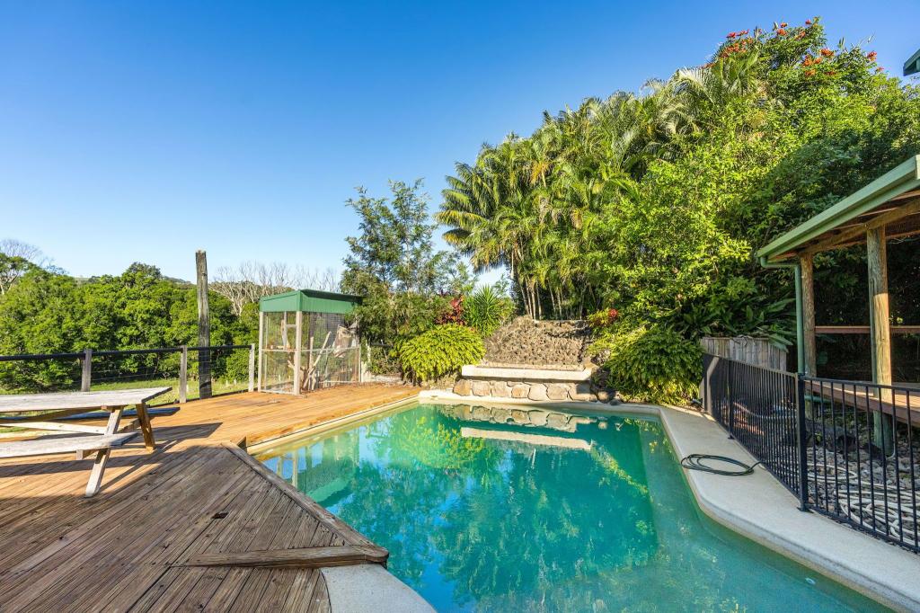 142 BARTLETTS LANE, MEERSCHAUM VALE, NSW 2477