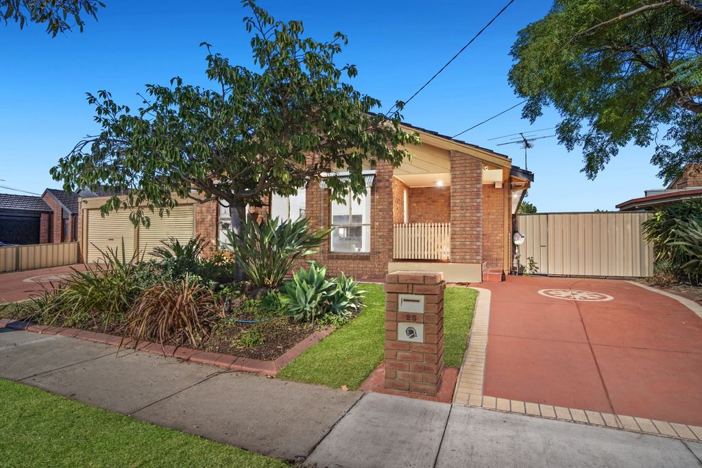 25 NORWOOD CT, HOPPERS CROSSING, VIC 3029