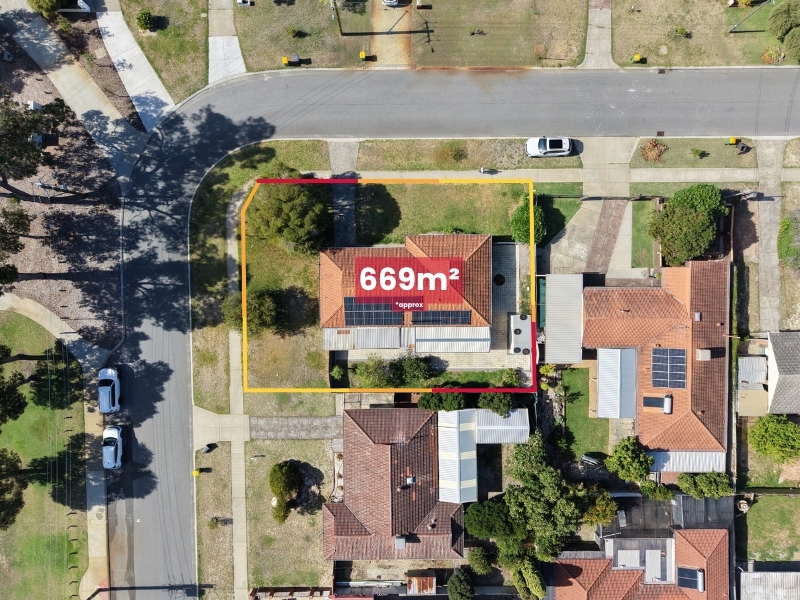 11 Elvington Way, Thornlie, WA 6108