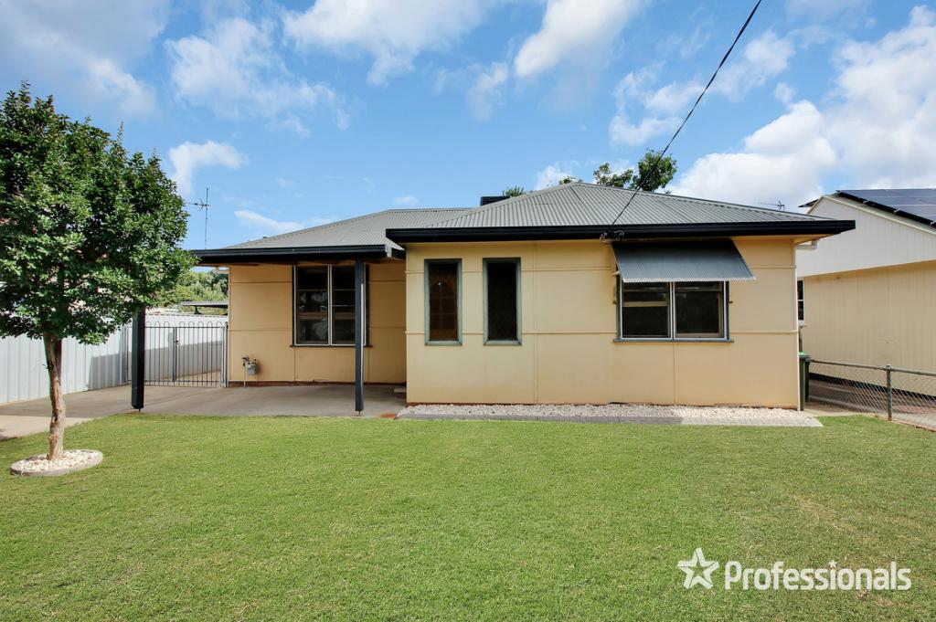 14 Monash Cres, Mount Austin, NSW 2650