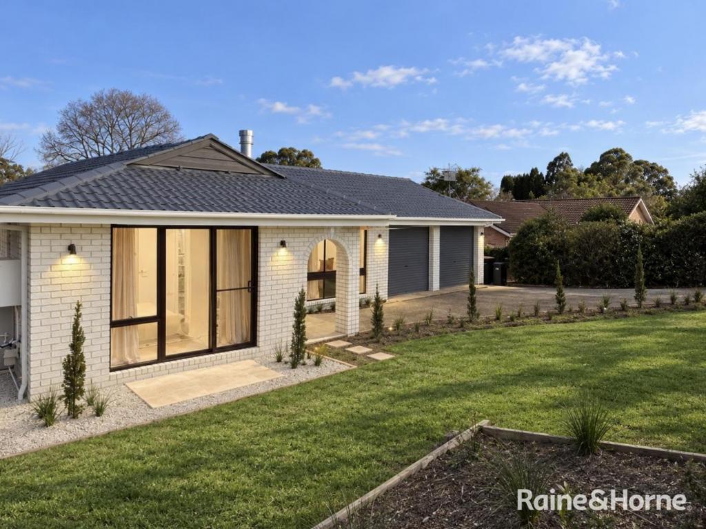 31 Sir Donald Bradman Dr, Bowral, NSW 2576