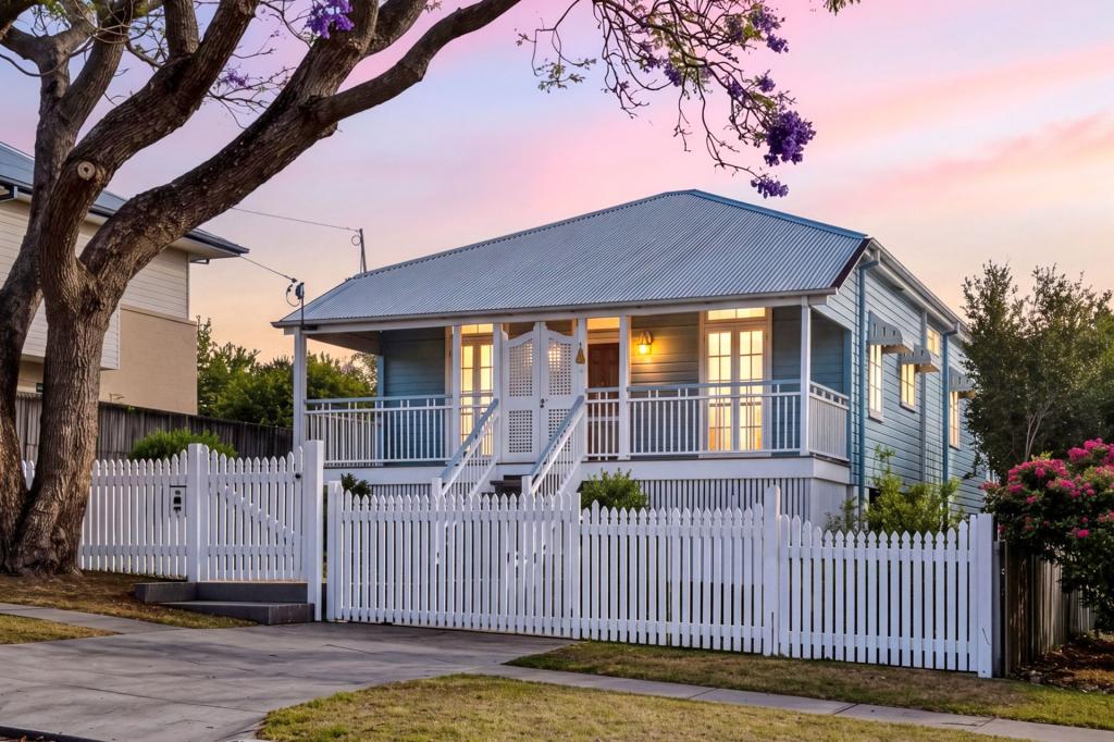 12 BUDERIM ST, MANLY, QLD 4179
