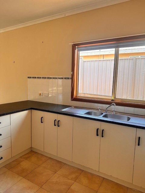 1b Wilaroo St, Roxby Downs, SA 5725