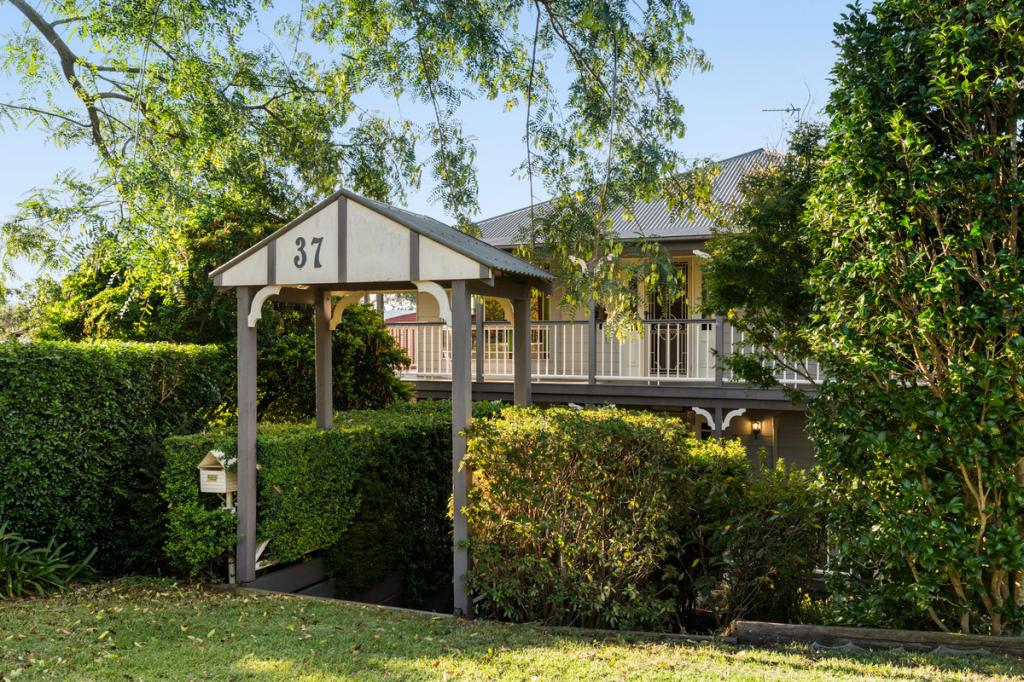 37 Harvey St, Mount Lofty, QLD 4350