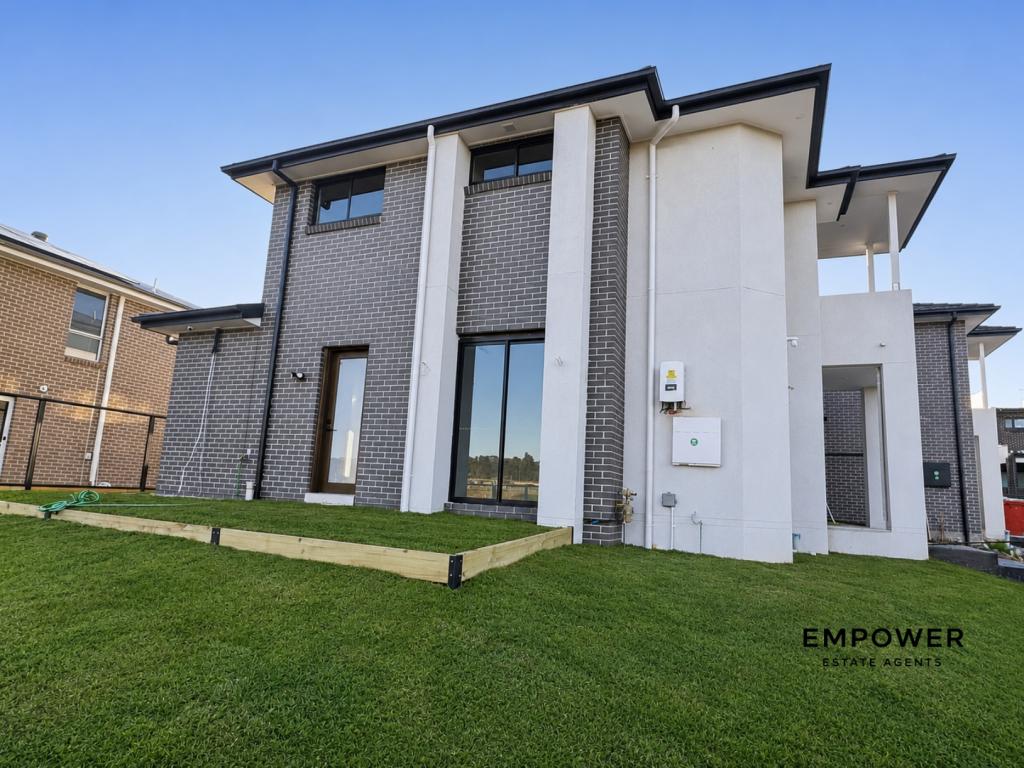 39b Abrahams St, Claymore, NSW 2559