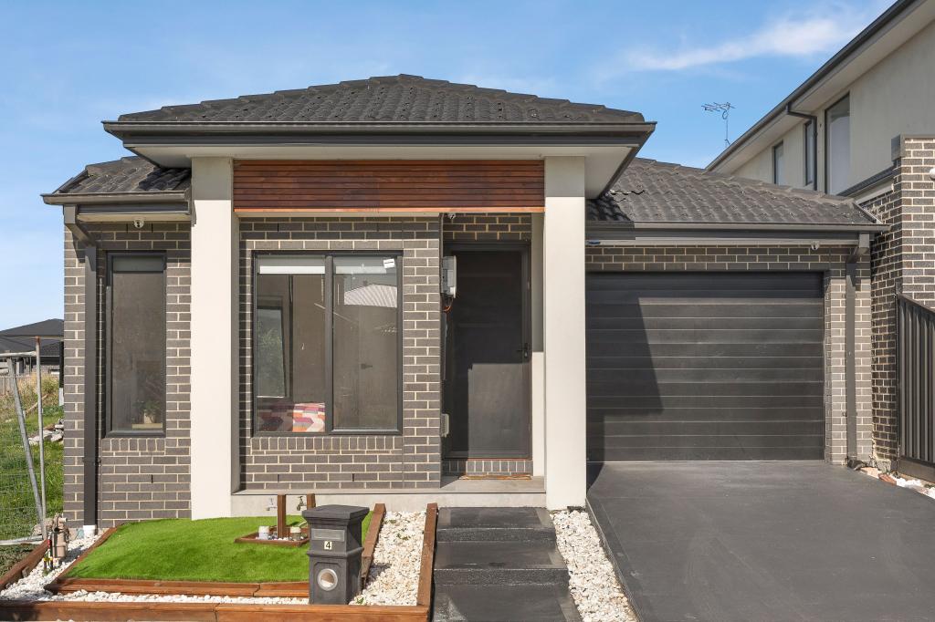4 Mattina Cct, Greenvale, VIC 3059
