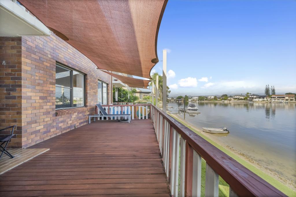 2/41 Duet Dr, Mermaid Waters, QLD 4218