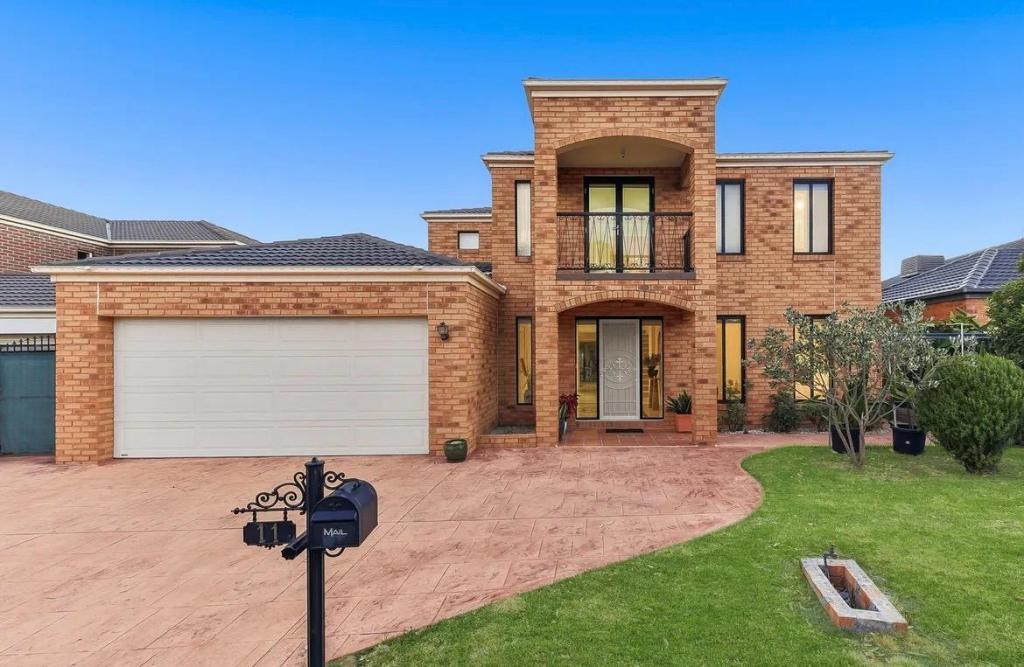 11 Len George Dr, Keysborough, VIC 3173