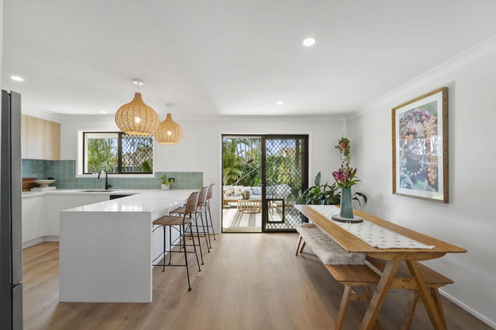 14 Treeview Dr, Burleigh Waters, QLD 4220