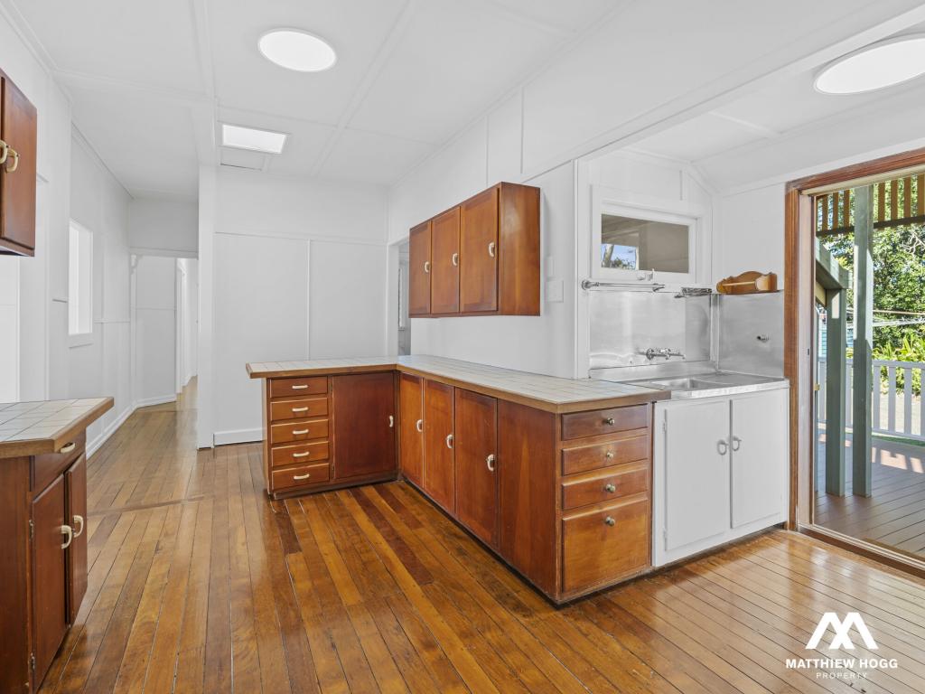 4 Edinburgh St, Victoria Point, QLD 4165