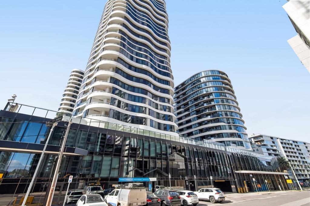 710/8 HALLENSTEIN ST, FOOTSCRAY, VIC 3011
