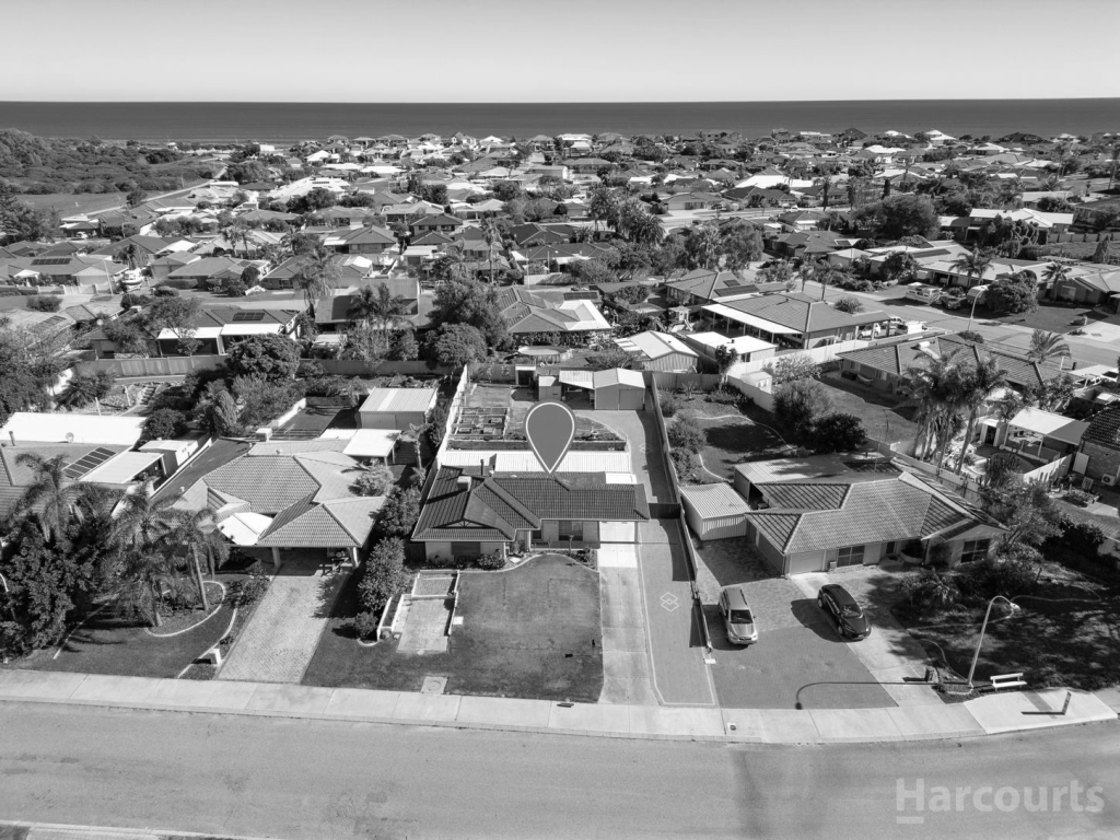 5 Kingfisher Dr, Halls Head, WA 6210