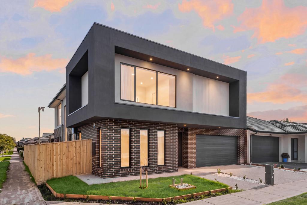 27 LA TOUR BVD, WOLLERT, VIC 3750