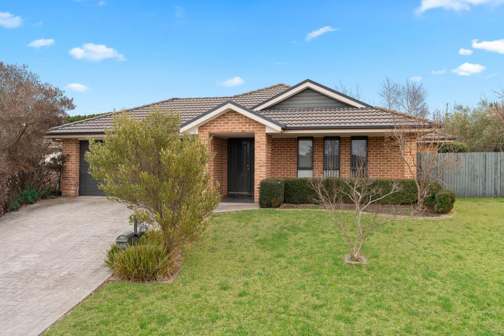 24 Barry Cres, Goulburn, NSW 2580