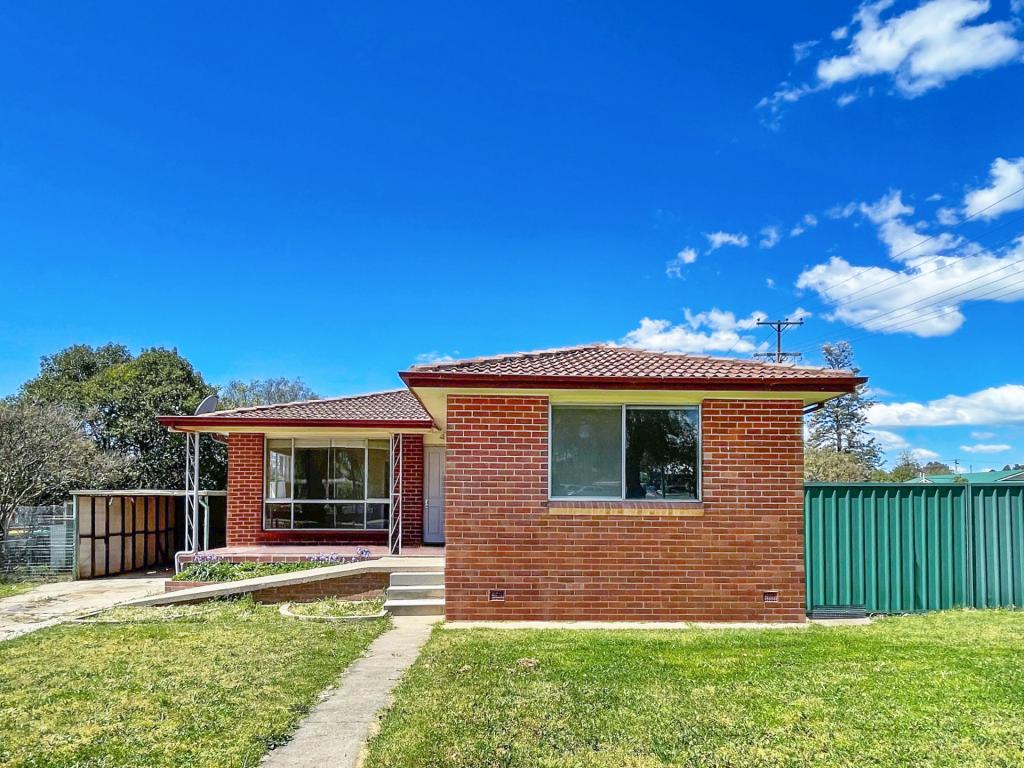 24 Murringo St, Young, NSW 2594