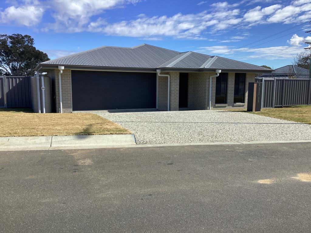 1 Crebra Ct, Warwick, QLD 4370