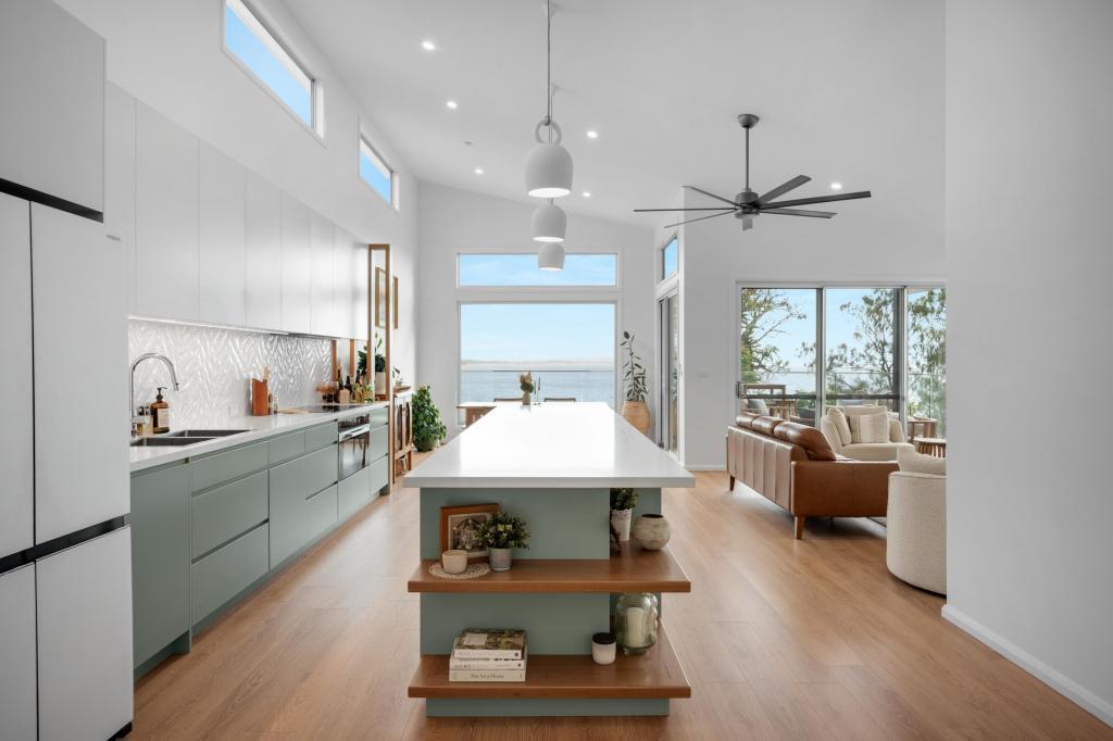 5 Northcliffe Dr, Lake Heights, NSW 2502