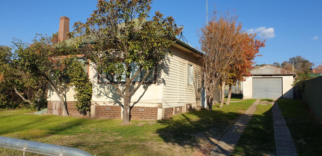 60 Adelong Rd, Tumut, NSW 2720